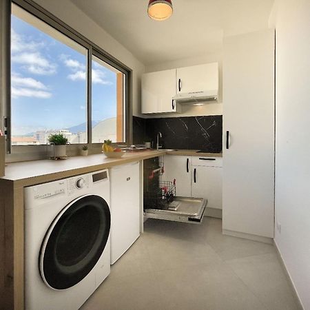 Homey Superchill - Appartement Moderne Et Tout Equipe - Netflix Et Wifi Inclus - Situe En Hyper-Centre - Proche Geneve อานมาส ภายนอก รูปภาพ