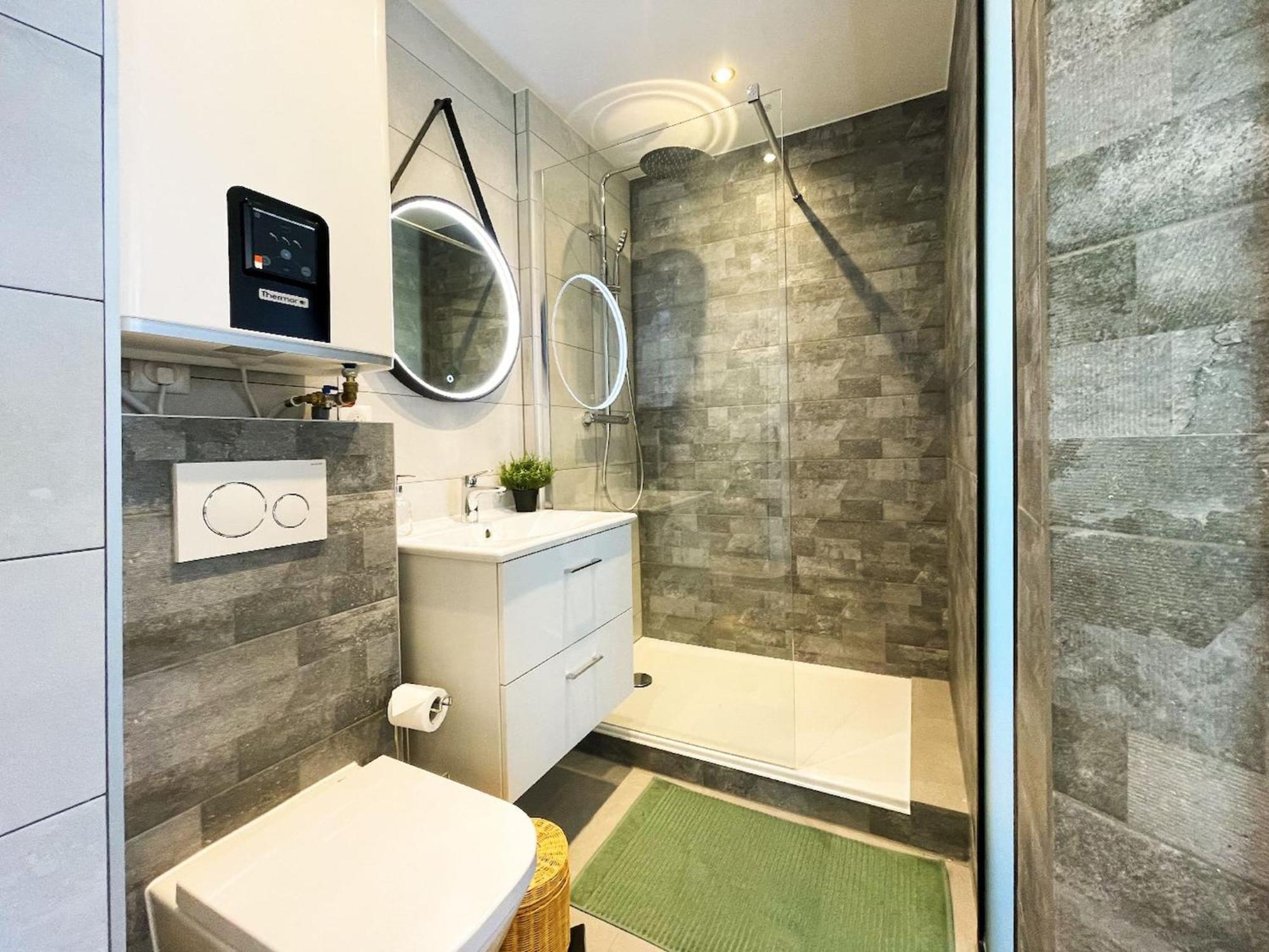 Homey Superchill - Appartement Moderne Et Tout Equipe - Netflix Et Wifi Inclus - Situe En Hyper-Centre - Proche Geneve อานมาส ภายนอก รูปภาพ